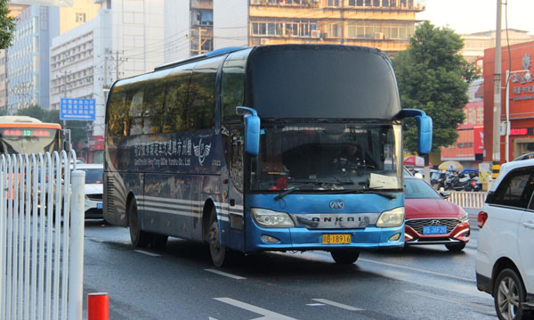 （深圳租大巴價格）主要受哪些市場因素影響？